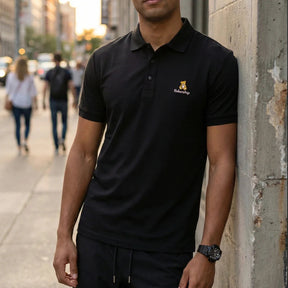 [Pague Só 3, Leve 5!] Polo Ursus Masculina em Malha Piquet (Algodão e Poliéster) com Acabamento Reforçado e Logo Bordado + 3 Bermudas e Relógio